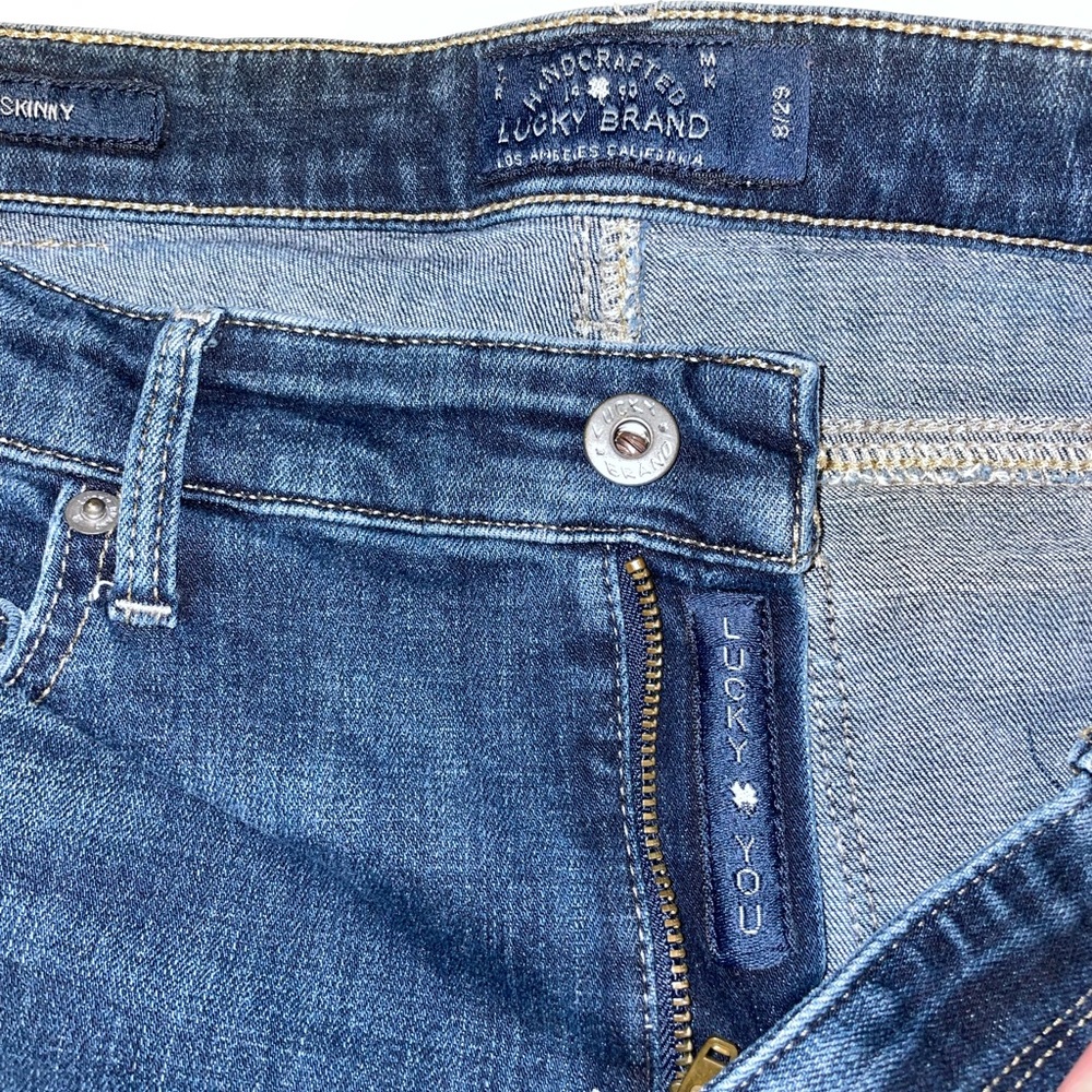 🍀 AUTHENTIC LUCKY BRAND JEANS 🍀